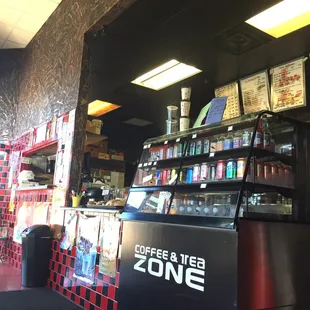 Smoothies, bubble tea, coffee, hot tea and pastries.