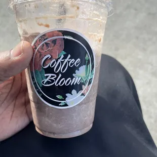 Oreo cookies ice coffee it&apos;s good
