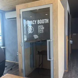 Privacy booth