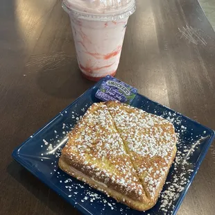 Monte Cristo Sandwich and a Strawberry-banana smoothie.