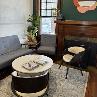 Entry sitting area