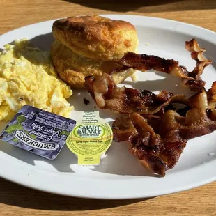 2 egg platter (minus the hash browns, on another plate)