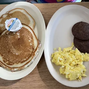 Griddle Breakfast: 2 pancakes, 2 eggs grits  and sausage