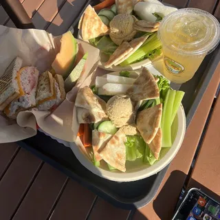 Hummus Plate - original or chipotle