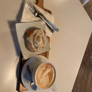 Cinnamon roll, Maple Latte!