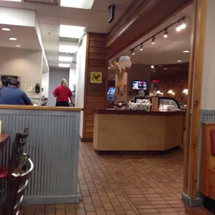 The decor left quite a bit to be desired. Kitsch and wood.