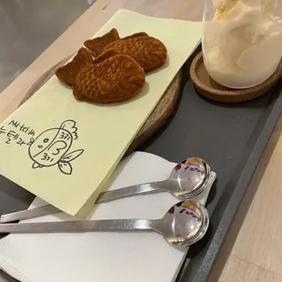 Nutella Taiyaki&apos;s along with some vanilla ice cream