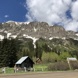 mount gothic across the road