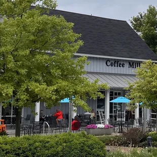 Cute coffee shop in Fontana!