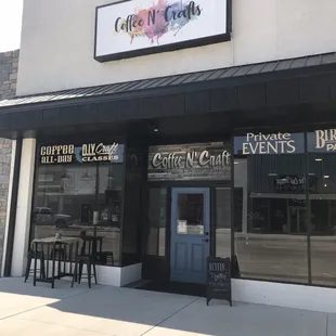 he front of a coffee shop