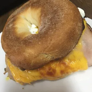  bagel sandwich on a plate