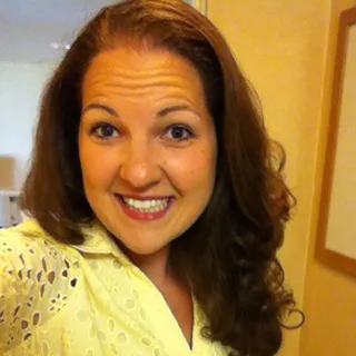 Dayna R.