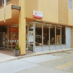 From the outside it is easily missed. Could use a good exterior sign!