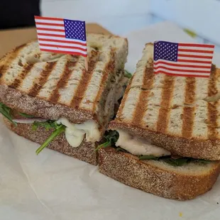 Pesto grilled sandwich