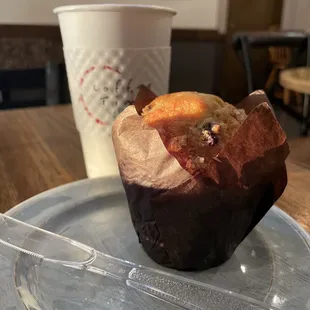 Gingerbread latte &amp; blueberry Muffin