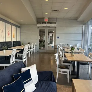 Love the interior--bright and inviting!