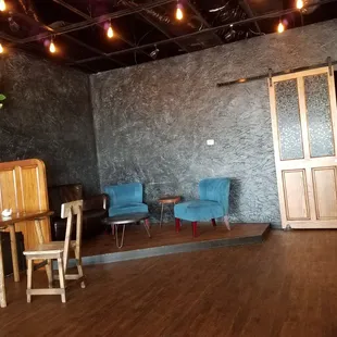Pretty door. Seating options