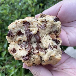 Gooey Cookie (IG: @foodwithbros)