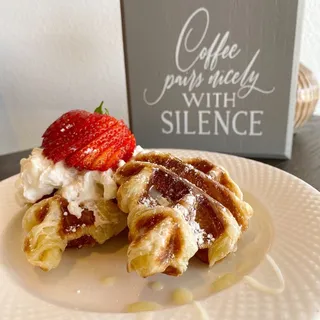 2 Mini Croffle with Topping