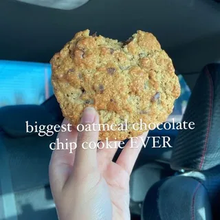 Oatmeal Chocolate Chip Cookie