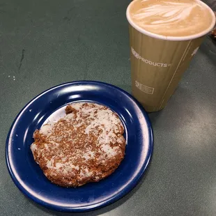 Molasses cookie &amp; latte