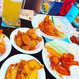 food, chicken wings and fried chicken
