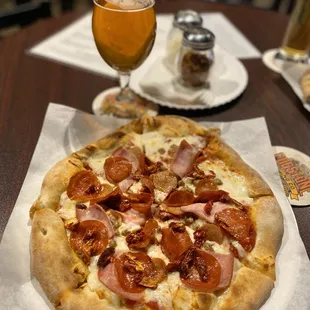 Cogstone IPA and the Karni pizza!