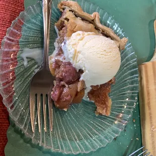 Strawberry peach with ice cream