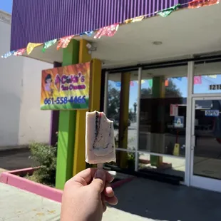 Outside area with paleta