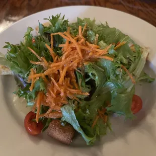 House salad with Italian dressing