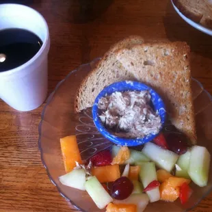 Tuna salad &amp; fruit