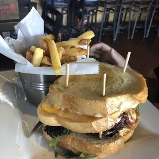 O Lineman Burger