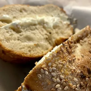a close up of a bagel sandwich