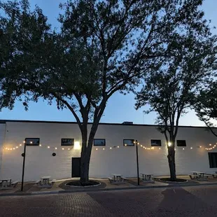 Outdoor seating to meetup with others!