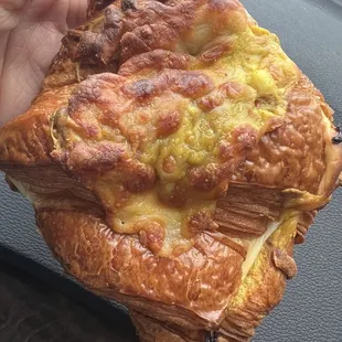 Chicken curry croissant