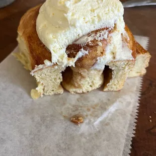 Cinnamon roll I had to wait to eat till I got home because it&apos;s gigantic.