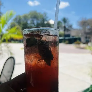 Dragon berry mojito