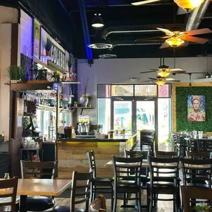 Seating Area &amp; Bar