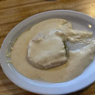 Chile relleno a la carta ( I wanted to ask for it to be bathed in green sauce but this cream sauce is Michelin quality stuff)