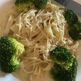 Chicken And Fettuccine Alfredo