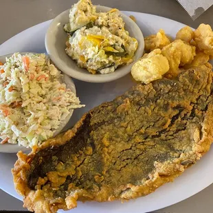 Coliseum Country Cafe