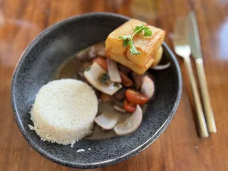 Costa Contemporary Kitchen