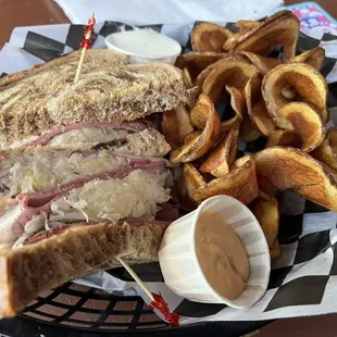 Reuben, looked skimpy on meat at first, but balance between sauerkraut and beef was excellent!