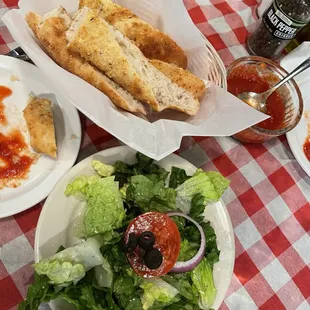 Good House Salad and yummmy Garlic Bread