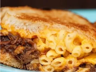 2 GORDS BBQ & Catering