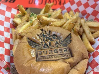ALA Burger burgers and alitas