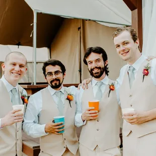 Photo by https://elleventurephoto.com/