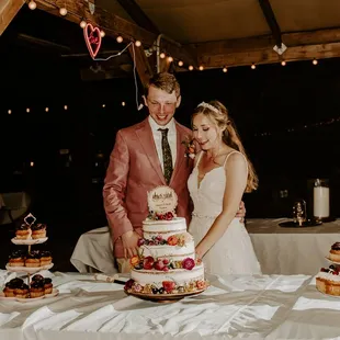 Photo by https://elleventurephoto.com/