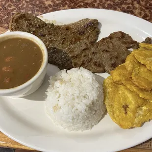 Steak, tostones and beans jamming!