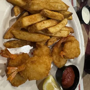Shrimp dinner w fries